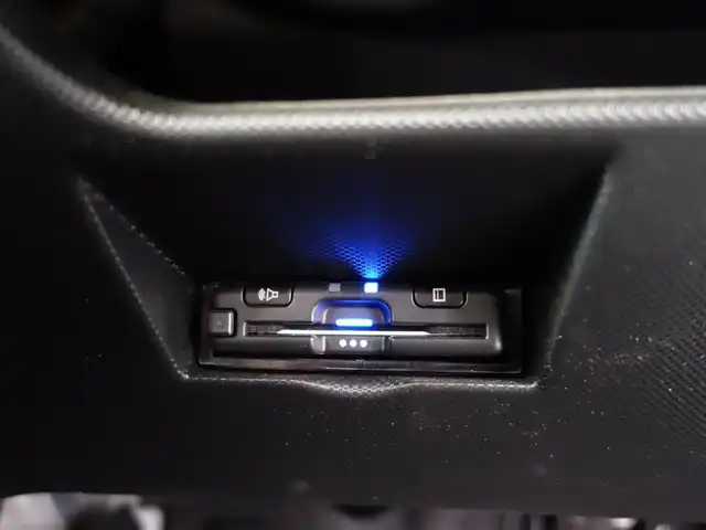 トヨタ ライズ G 山形県 2024(令6)年 0.8万km スムースグレーマイカメタリック 衝突軽減/ワンオーナー/ルーフキャリア/バグガード/Androidナビ/　　【BT フルセグ USB】/全周囲カメラ/LEDオートライト/純正16インチアルミホイール/ドライブレコーダー/コーナーセンサー/アイドリングストップ/ステアリングスイッチ/電動格納ウィンカーミラー/スマートキー/ETC/積込タイヤ/　　【195/65/R16 ノーマル ’24 社外アルミ】