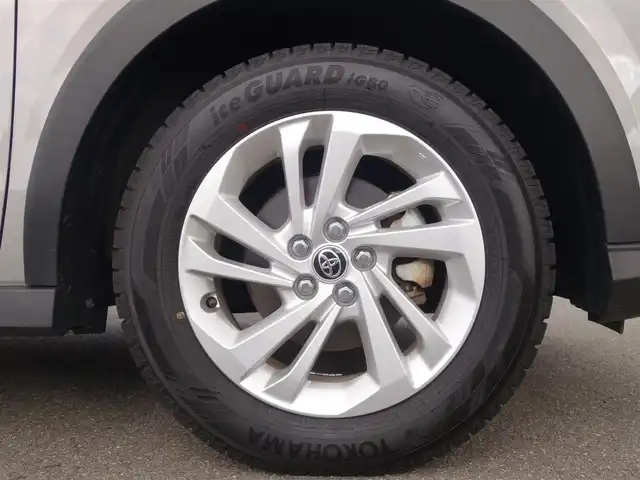 トヨタ ライズ G 山形県 2024(令6)年 0.8万km スムースグレーマイカメタリック 衝突軽減/ワンオーナー/ルーフキャリア/バグガード/Androidナビ/　　【BT フルセグ USB】/全周囲カメラ/LEDオートライト/純正16インチアルミホイール/ドライブレコーダー/コーナーセンサー/アイドリングストップ/ステアリングスイッチ/電動格納ウィンカーミラー/スマートキー/ETC/積込タイヤ/　　【195/65/R16 ノーマル ’24 社外アルミ】