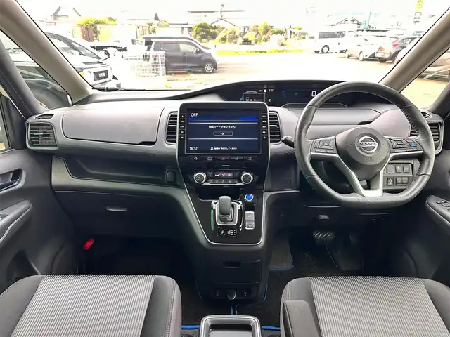 日産 セレナ e－パワー ハイウェイスター V 宮城県 2020(令2)年 5.3万km ブリリアントホワイトパール セーフティパックB/・プロパイロット/・SRSエアバッグ（サイド/カーテン）/・インテリジェントアラウンドビューモニター/・インテリジェントパーキングアシスト/・ふらつき警報/・電動パーキングブレーキ/・オートブレーキホールド/寒冷地仕様/・ヒーター付ドアミラー/・ステアリングヒーター/・3列目ヒーターダクト/・リアオートエアコン/・シートヒーター（運転席/助手席）/＝＝＝/インテリジェントエマージェンシーブレーキ/車線逸脱警報/車線逸脱防止支援システム/踏み間違い衝突防止アシスト/後側方衝突防止支援システム/後側方車両検知警報/後退時車両検知警報/純正10インチナビ/・CD/DVD/・Blu-ray/・Bluetooth/・フルセグTV/ビルトインETC/ドライブレコーダー/両側パワースライドドア/ハンズフリーオートスライドドア/電動パーキングブレーキ/ブレーキホールド/LEDヘッドライト/スマートキー×2/エンジンスターター/純正15インチアルミホイール/純正フロアマット