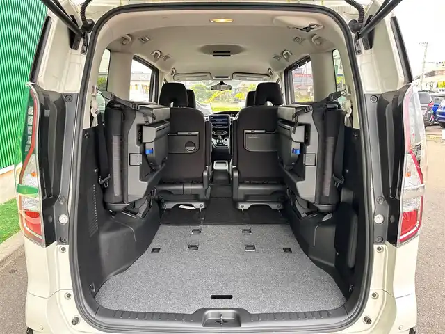 日産 セレナ e－パワー ハイウェイスター V 宮城県 2020(令2)年 5.3万km ブリリアントホワイトパール セーフティパックB/・プロパイロット/・SRSエアバッグ（サイド/カーテン）/・インテリジェントアラウンドビューモニター/・インテリジェントパーキングアシスト/・ふらつき警報/・電動パーキングブレーキ/・オートブレーキホールド/寒冷地仕様/・ヒーター付ドアミラー/・ステアリングヒーター/・3列目ヒーターダクト/・リアオートエアコン/・シートヒーター（運転席/助手席）/＝＝＝/インテリジェントエマージェンシーブレーキ/車線逸脱警報/車線逸脱防止支援システム/踏み間違い衝突防止アシスト/後側方衝突防止支援システム/後側方車両検知警報/後退時車両検知警報/純正10インチナビ/・CD/DVD/・Blu-ray/・Bluetooth/・フルセグTV/ビルトインETC/ドライブレコーダー/両側パワースライドドア/ハンズフリーオートスライドドア/電動パーキングブレーキ/ブレーキホールド/LEDヘッドライト/スマートキー×2/エンジンスターター/純正15インチアルミホイール/純正フロアマット