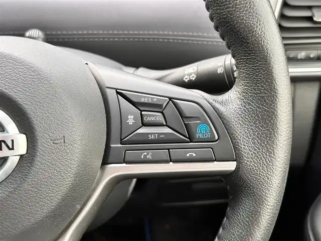 日産 セレナ e－パワー ハイウェイスター V 宮城県 2020(令2)年 5.3万km ブリリアントホワイトパール セーフティパックB/・プロパイロット/・SRSエアバッグ（サイド/カーテン）/・インテリジェントアラウンドビューモニター/・インテリジェントパーキングアシスト/・ふらつき警報/・電動パーキングブレーキ/・オートブレーキホールド/寒冷地仕様/・ヒーター付ドアミラー/・ステアリングヒーター/・3列目ヒーターダクト/・リアオートエアコン/・シートヒーター（運転席/助手席）/＝＝＝/インテリジェントエマージェンシーブレーキ/車線逸脱警報/車線逸脱防止支援システム/踏み間違い衝突防止アシスト/後側方衝突防止支援システム/後側方車両検知警報/後退時車両検知警報/純正10インチナビ/・CD/DVD/・Blu-ray/・Bluetooth/・フルセグTV/ビルトインETC/ドライブレコーダー/両側パワースライドドア/ハンズフリーオートスライドドア/電動パーキングブレーキ/ブレーキホールド/LEDヘッドライト/スマートキー×2/エンジンスターター/純正15インチアルミホイール/純正フロアマット