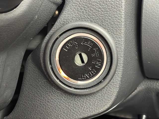 日産 スカイライン 350GT プレミアム 愛知県 2006(平18)年 1.4万km ダイヤモンドシルバー 登録時走行距離13213km/6速MT/BOSE製サウンド/前席パワーシート/ETC/HIDヘッドランプ/LSD/電動格納ミラー/純正19インチ純正アルミホイール/取扱説明書