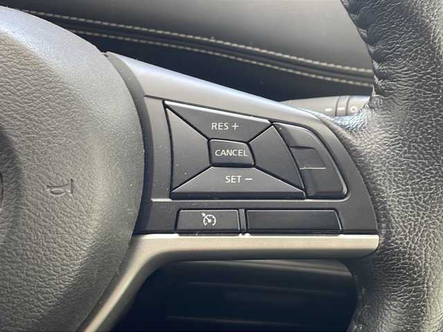 日産 セレナ ハイウェイスター 沖縄県 2017(平29)年 6.4万km ブリリアントホワイトパール 社外ナビ　【MDV_L504】/(フルセグTV　Bluetooth)/アラウンドビューモニター　/フリップダウンモニター　/エマージェンシーブレーキ　/両側パワースライドドア　/ＬＥＤヘッドライト　/クルーズコントロール　/スマートキー/プッシュスタート/スマートキー