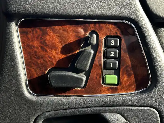 メルセデス・ベンツ ゲレンデヴァーゲン Ｇ５５０ ロング 長野県 2011(平23)年 6.1万km オブシディアンブラックM ４ＷＤ/　ドラレコ/　ＥＴＣ/　サンルーフ/　バックカメラ/　社外メモリーナビ/　フルセグＴＶ/　黒革シート/　前後４席シートヒーター/　前２席パワーシート/　クルーズコントロール/　オートライト/　コンビステアリング/　２０インチAW/　/　