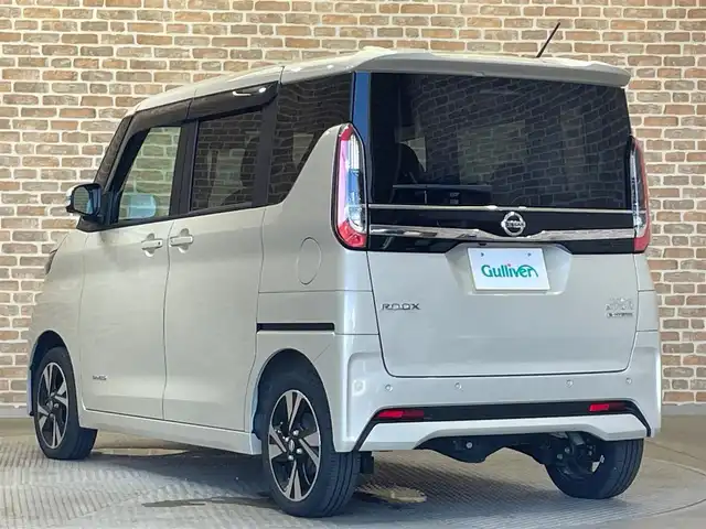 日産 ルークス HWS Gターボ プロパイロットED 岩手県 2023(令5)年 1.3万km フローズンバニラパール ４WD/ターボ/アラウンドビューモニター/ハンズフリーパワースライドドア/プロパイロット/全方位運転支援システム/エマージェンシーブレーキ/車線逸脱警報/車線逸脱抑制機能/踏み間違い衝突防止アシスト/標識認識機能/先行車発進お知らせ機能/前後ソナー/横滑り防止装置/アイドリングストップ/アダプティブLEDヘッドライト/スリムサーキュレーター/ロールサンシェード/前席シートヒーター/社外ナビ/純正15インチアルミホイール