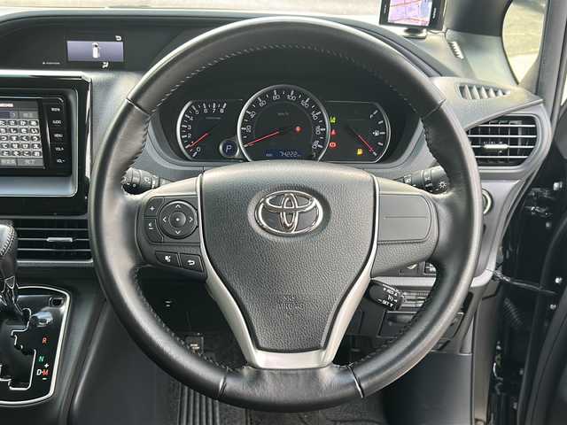 トヨタ ヴォクシー V 福島県 2016(平28)年 7.5万km ブラック 4WD 純正ナビ フルセグTV　Bluetooth　両側パワースライドドア　クルーズコントロール　プリクラッシュセーフティー　レーンキープ　ミラー型ドラレコ　ETC オートハイビーム　フォグランプ　スマートキー