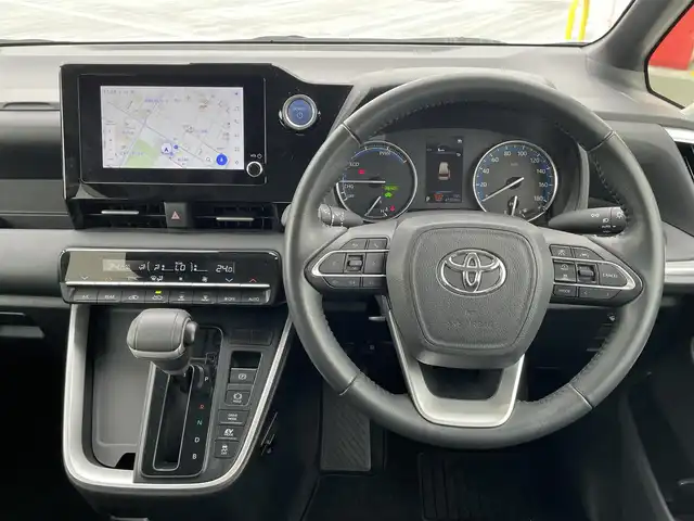 トヨタ ノア ハイブリッド G 東京都 2023(令5)年 4.2万km ホワイトパールクリスタルシャイン 純正マルチメディアナビ（BT/地デジTV)/バックカメラ/両側パワースライド/純正１６インチアルミ/ビルトインETC２．０/エンジンプッシュボタン/バイザー・マット/AACカスタマイズOFF設定/Toyota　Safety　Sense/AHB（オートマチックハイビーム）/PCS（プリクラッシュセーフティー）/LTA(レーントレーシングアシスト）/LDA(レーンディパーチャーアラート/発進遅れ告知/RSA(ロードサインアシスト）/レーダークルーズコントロール/ドライバー異常対応システム/スペアキー１本/保証書・取説・ナビ説