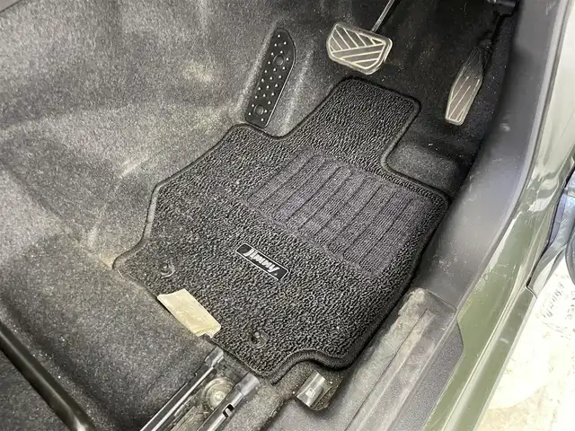 スズキ ジムニー XG 群馬県 2018(平30)年 5.5万km ジャングルグリーン strada7インチナビ/フルセグTV/CD/USB/－－－－－－－－－/ナビ　フルセグＴＶ　ＲＡＹＳ／ＤＡＩＴＯＮＡ１６インチアルミホイール　ＴＨＵＬＥルーフキャリア　ＩＮＮＯロッドホルダー　サイクルキャリア　デュアルセンサーブレーキサポート　キーレス　ＥＴＣ　４ＷＤ