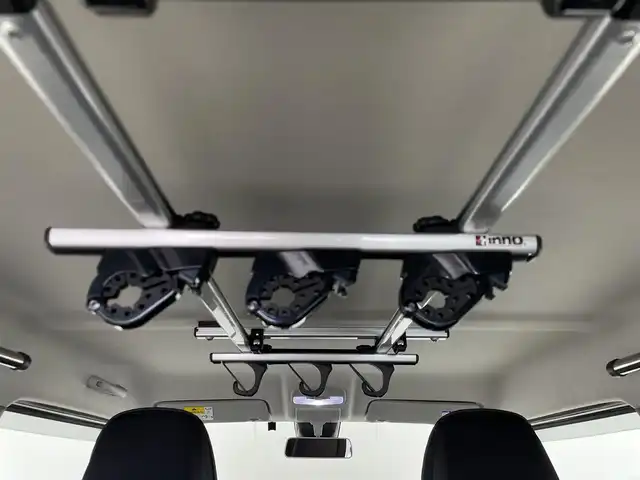 スズキ ジムニー XG 群馬県 2018(平30)年 5.5万km ジャングルグリーン strada7インチナビ/フルセグTV/CD/USB/－－－－－－－－－/ナビ　フルセグＴＶ　ＲＡＹＳ／ＤＡＩＴＯＮＡ１６インチアルミホイール　ＴＨＵＬＥルーフキャリア　ＩＮＮＯロッドホルダー　サイクルキャリア　デュアルセンサーブレーキサポート　キーレス　ＥＴＣ　４ＷＤ