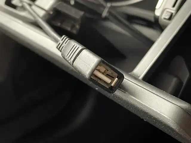 スズキ ジムニー XG 群馬県 2018(平30)年 5.5万km ジャングルグリーン strada7インチナビ/フルセグTV/CD/USB/－－－－－－－－－/ナビ　フルセグＴＶ　ＲＡＹＳ／ＤＡＩＴＯＮＡ１６インチアルミホイール　ＴＨＵＬＥルーフキャリア　ＩＮＮＯロッドホルダー　サイクルキャリア　デュアルセンサーブレーキサポート　キーレス　ＥＴＣ　４ＷＤ