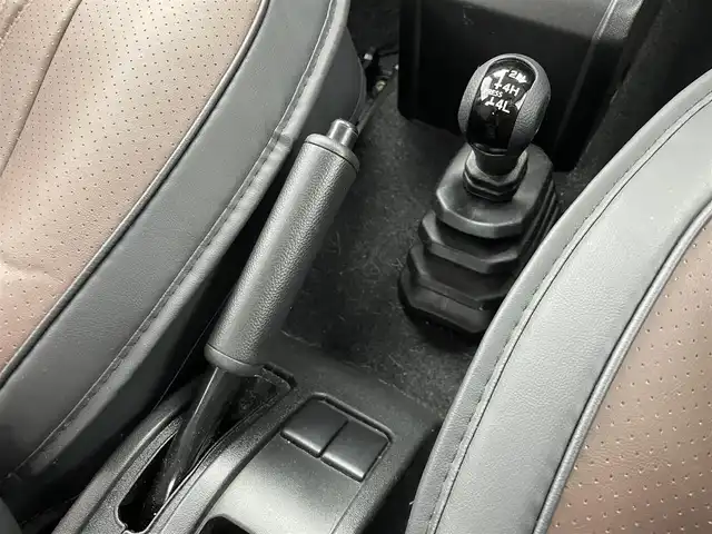 スズキ ジムニー XG 群馬県 2018(平30)年 5.5万km ジャングルグリーン strada7インチナビ/フルセグTV/CD/USB/－－－－－－－－－/ナビ　フルセグＴＶ　ＲＡＹＳ／ＤＡＩＴＯＮＡ１６インチアルミホイール　ＴＨＵＬＥルーフキャリア　ＩＮＮＯロッドホルダー　サイクルキャリア　デュアルセンサーブレーキサポート　キーレス　ＥＴＣ　４ＷＤ