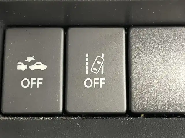 スズキ ジムニー XG 群馬県 2018(平30)年 5.5万km ジャングルグリーン strada7インチナビ/フルセグTV/CD/USB/－－－－－－－－－/ナビ　フルセグＴＶ　ＲＡＹＳ／ＤＡＩＴＯＮＡ１６インチアルミホイール　ＴＨＵＬＥルーフキャリア　ＩＮＮＯロッドホルダー　サイクルキャリア　デュアルセンサーブレーキサポート　キーレス　ＥＴＣ　４ＷＤ