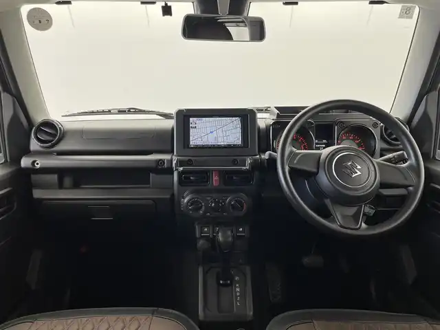 スズキ ジムニー XG 群馬県 2018(平30)年 5.5万km ジャングルグリーン strada7インチナビ/フルセグTV/CD/USB/－－－－－－－－－/ナビ　フルセグＴＶ　ＲＡＹＳ／ＤＡＩＴＯＮＡ１６インチアルミホイール　ＴＨＵＬＥルーフキャリア　ＩＮＮＯロッドホルダー　サイクルキャリア　デュアルセンサーブレーキサポート　キーレス　ＥＴＣ　４ＷＤ