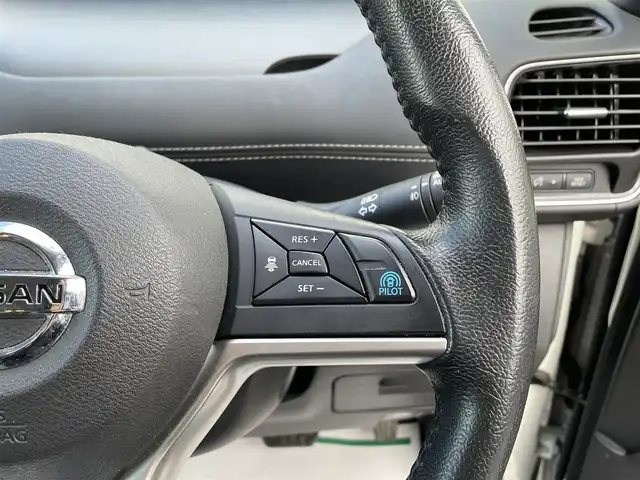 日産 セレナ ハイウェイスター Vセレクション 福岡県 2017(平29)年 8.1万km ブリリアントホワイトパール 純正7型SDナビ(フルセグTV/CD/BT)/全方位/オートホールド/コーナーセンサー/パーキングアシスト/プロパイロット/両側電動/ドラレコ/デジタルインナーミラー/ETC/USB/純正アルミホイール/スペアキー/プッシュスタート/スマートキー