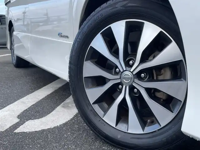 日産 セレナ ハイウェイスター Vセレクション 福岡県 2017(平29)年 8.1万km ブリリアントホワイトパール 純正7型SDナビ(フルセグTV/CD/BT)/全方位/オートホールド/コーナーセンサー/パーキングアシスト/プロパイロット/両側電動/ドラレコ/デジタルインナーミラー/ETC/USB/純正アルミホイール/スペアキー/プッシュスタート/スマートキー