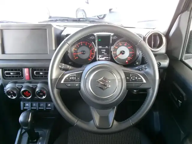 スズキ ジムニー XC 群馬県 2024(令6)年 2.1万km ジャングルグリーン ワンオーナー/スズキセーフティサポート/マッドフラップセット/ビルトインETC/LEDヘッドライト/純正フロアマット/前席シートヒーター/スマートキー×2/保証書＆取説