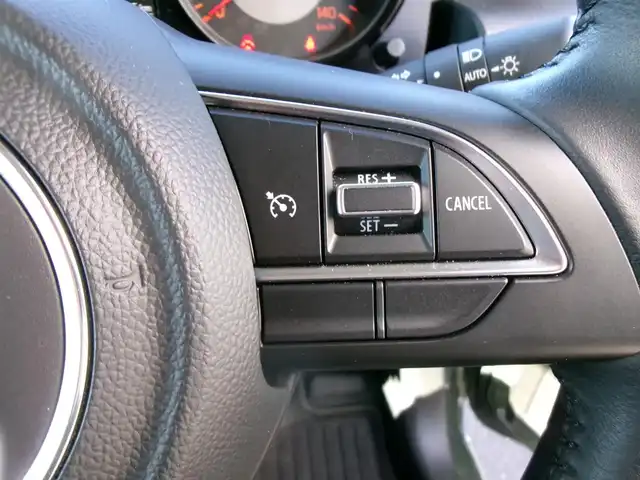 スズキ ジムニー XC 群馬県 2024(令6)年 2.1万km ジャングルグリーン ワンオーナー/スズキセーフティサポート/マッドフラップセット/ビルトインETC/LEDヘッドライト/純正フロアマット/前席シートヒーター/スマートキー×2/保証書＆取説