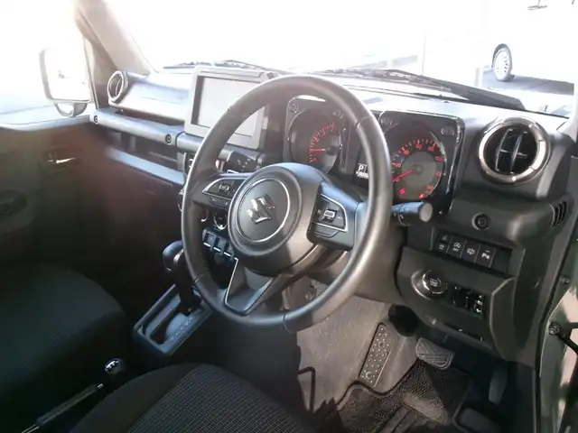 スズキ ジムニー XC 群馬県 2024(令6)年 2.1万km ジャングルグリーン ワンオーナー/スズキセーフティサポート/マッドフラップセット/ビルトインETC/LEDヘッドライト/純正フロアマット/前席シートヒーター/スマートキー×2/保証書＆取説