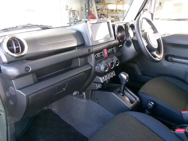 スズキ ジムニー XC 群馬県 2024(令6)年 2.1万km ジャングルグリーン ワンオーナー/スズキセーフティサポート/マッドフラップセット/ビルトインETC/LEDヘッドライト/純正フロアマット/前席シートヒーター/スマートキー×2/保証書＆取説