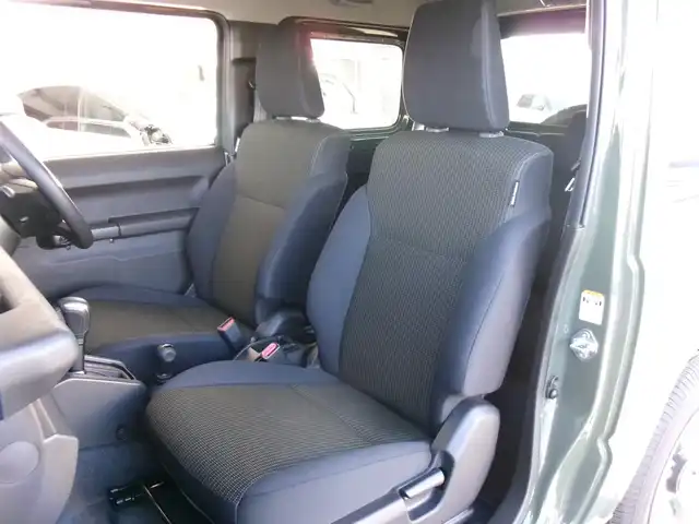 スズキ ジムニー XC 群馬県 2024(令6)年 2.1万km ジャングルグリーン ワンオーナー/スズキセーフティサポート/マッドフラップセット/ビルトインETC/LEDヘッドライト/純正フロアマット/前席シートヒーター/スマートキー×2/保証書＆取説