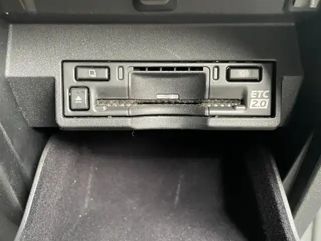 レクサス ＮＸ 350h Fスポーツ 神奈川県 2023(令5)年 3.4万km グラファイトブラックガラスフレーク 禁煙車/ワンオーナー/サンルーフ/前席パワーシート/赤黒コンビ本革シート/・シートヒーター/エアシート/純正ナビ/・フルセグTV/BT/Miracast/パノラミックビューモニター/前後ドライブレコーダー/ビルトインETC2.0/社外GPSレーダー/ヘッドアップディスプレイ/レクサスセーフティシステム/・リヤクロストラフィックアラート/・レーンディパーチャーアラート/・プリクラッシュセーフティ/・レーダークルーズコントロール/・ブラインドスポットモニター/・アダプティブハイビームシステム/・ロードサインアシスト/・ドライバー異常時対応システム/・プロアクティブドライビングアシスト/パワーバックドア/パドルシフト/ステアリングヒーター/純正20インチAW/LEDヘッドライト/フォグランプ/カードキー×1/スマートキー×2/純正フロアマット/保証書/取扱説明書