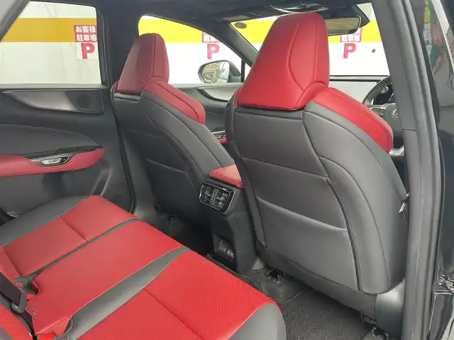 レクサス ＮＸ 350h Fスポーツ 神奈川県 2023(令5)年 3.4万km グラファイトブラックガラスフレーク 禁煙車/ワンオーナー/サンルーフ/前席パワーシート/赤黒コンビ本革シート/・シートヒーター/エアシート/純正ナビ/・フルセグTV/BT/Miracast/パノラミックビューモニター/前後ドライブレコーダー/ビルトインETC2.0/社外GPSレーダー/ヘッドアップディスプレイ/レクサスセーフティシステム/・リヤクロストラフィックアラート/・レーンディパーチャーアラート/・プリクラッシュセーフティ/・レーダークルーズコントロール/・ブラインドスポットモニター/・アダプティブハイビームシステム/・ロードサインアシスト/・ドライバー異常時対応システム/・プロアクティブドライビングアシスト/パワーバックドア/パドルシフト/ステアリングヒーター/純正20インチAW/LEDヘッドライト/フォグランプ/カードキー×1/スマートキー×2/純正フロアマット/保証書/取扱説明書