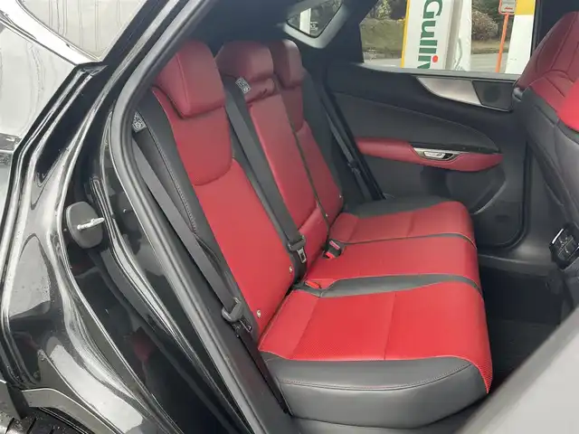 レクサス ＮＸ 350h Fスポーツ 神奈川県 2023(令5)年 3.4万km グラファイトブラックガラスフレーク 禁煙車/ワンオーナー/サンルーフ/前席パワーシート/赤黒コンビ本革シート/・シートヒーター/エアシート/純正ナビ/・フルセグTV/BT/Miracast/パノラミックビューモニター/前後ドライブレコーダー/ビルトインETC2.0/社外GPSレーダー/ヘッドアップディスプレイ/レクサスセーフティシステム/・リヤクロストラフィックアラート/・レーンディパーチャーアラート/・プリクラッシュセーフティ/・レーダークルーズコントロール/・ブラインドスポットモニター/・アダプティブハイビームシステム/・ロードサインアシスト/・ドライバー異常時対応システム/・プロアクティブドライビングアシスト/パワーバックドア/パドルシフト/ステアリングヒーター/純正20インチAW/LEDヘッドライト/フォグランプ/カードキー×1/スマートキー×2/純正フロアマット/保証書/取扱説明書