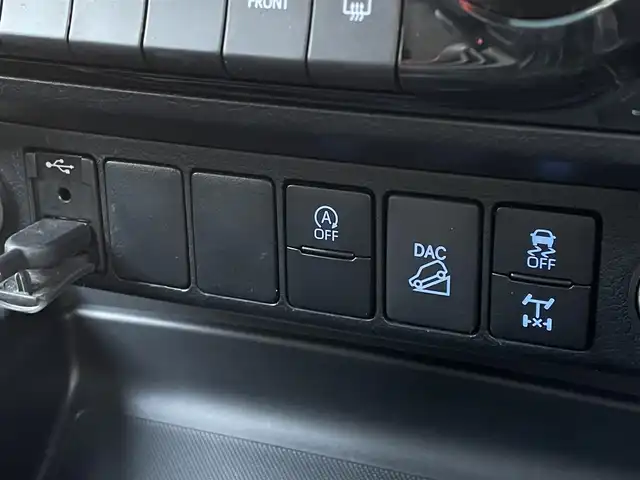 トヨタ ハイラックス Z GRスポーツ 福岡県 2022(令4)年 2万km スーパーホワイトⅡ 純正8型ナビ/（BT/CarPlay/Miracast/AM/FM)/全方位モニター/トヨタセーフ/コーナーセンサー/レーダークルコン/パドルシフト/ETC/ドラレコ前後/純正GRフロアマット/ダウンヒルアシスト/アイドリングストップ/ビルシュタインB8リフトアップショックKIT/MINIZリフトアップKIT(5inch)/ソリッドレーシングタービンZ1　17inchAW/NITTO TRAIL GRAPPLER M/T/EGR製バグガード/天張りブラックEDの物に換装済/トランクゲートダンパー/ウィンカーポジション/スチールサイドステップ/オーバーフェンダー