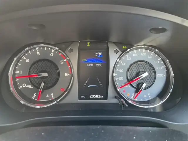 トヨタ ハイラックス Z GRスポーツ 福岡県 2022(令4)年 2万km スーパーホワイトⅡ 純正8型ナビ/（BT/CarPlay/Miracast/AM/FM)/全方位モニター/トヨタセーフ/コーナーセンサー/レーダークルコン/パドルシフト/ETC/ドラレコ前後/純正GRフロアマット/ダウンヒルアシスト/アイドリングストップ/ビルシュタインB8リフトアップショックKIT/MINIZリフトアップKIT(5inch)/ソリッドレーシングタービンZ1　17inchAW/NITTO TRAIL GRAPPLER M/T/EGR製バグガード/天張りブラックEDの物に換装済/トランクゲートダンパー/ウィンカーポジション/スチールサイドステップ/オーバーフェンダー
