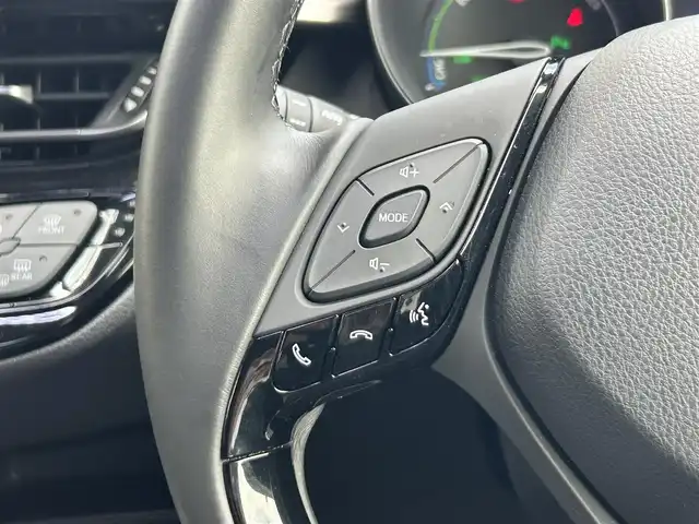 トヨタ Ｃ－ＨＲ G モード ネロ 静岡県 2019(令1)年 6.8万km ホワイトパールクリスタルシャイン 特別仕様車/モデリスタフルエアロ/トヨタセーフティセンス/ＡＬＰＩＮＥ９型メモリナビ/フルセグＴＶ/ＤＶＤ再生/ＢＴオーディオ/バックカメラ/ETC/追従機能付クルコン/LDA（レーンディパーチャーアラート）/PKSB（パーキングサポートブレーキ）/ハーフレザーシート/シートヒーター/オートライト/オートハイビーム/LEDヘッドライト/純正18AW