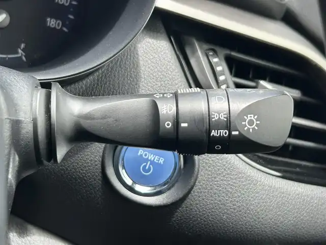 トヨタ Ｃ－ＨＲ G モード ネロ 静岡県 2019(令1)年 6.8万km ホワイトパールクリスタルシャイン 特別仕様車/モデリスタフルエアロ/トヨタセーフティセンス/ＡＬＰＩＮＥ９型メモリナビ/フルセグＴＶ/ＤＶＤ再生/ＢＴオーディオ/バックカメラ/ETC/追従機能付クルコン/LDA（レーンディパーチャーアラート）/PKSB（パーキングサポートブレーキ）/ハーフレザーシート/シートヒーター/オートライト/オートハイビーム/LEDヘッドライト/純正18AW