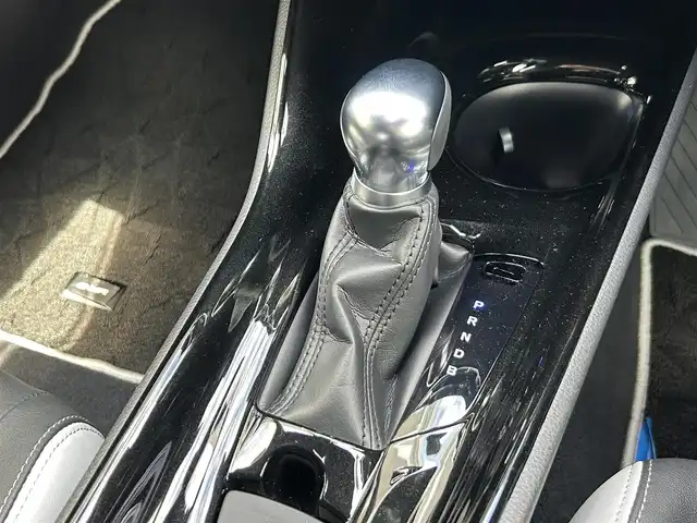 トヨタ Ｃ－ＨＲ G モード ネロ 静岡県 2019(令1)年 6.8万km ホワイトパールクリスタルシャイン 特別仕様車/モデリスタフルエアロ/トヨタセーフティセンス/ＡＬＰＩＮＥ９型メモリナビ/フルセグＴＶ/ＤＶＤ再生/ＢＴオーディオ/バックカメラ/ETC/追従機能付クルコン/LDA（レーンディパーチャーアラート）/PKSB（パーキングサポートブレーキ）/ハーフレザーシート/シートヒーター/オートライト/オートハイビーム/LEDヘッドライト/純正18AW