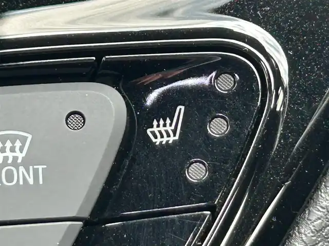 トヨタ Ｃ－ＨＲ G モード ネロ 静岡県 2019(令1)年 6.8万km ホワイトパールクリスタルシャイン 特別仕様車/モデリスタフルエアロ/トヨタセーフティセンス/ＡＬＰＩＮＥ９型メモリナビ/フルセグＴＶ/ＤＶＤ再生/ＢＴオーディオ/バックカメラ/ETC/追従機能付クルコン/LDA（レーンディパーチャーアラート）/PKSB（パーキングサポートブレーキ）/ハーフレザーシート/シートヒーター/オートライト/オートハイビーム/LEDヘッドライト/純正18AW