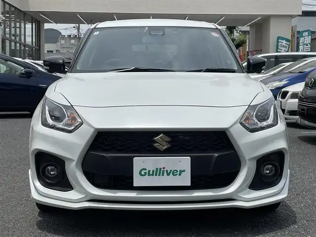 スズキ スイフト スポーツ 大阪府 2024(令6)年 0.2万km パール 社外ナビ/CD/DVD/Bluetooth/全方位モニター/ドライブレコーダー/ビルトインETC/LEDヘッドライト/フォグランプ/クルーズコントロール/ウインカーミラー/コーナーセンサー/ドアバイザー/フロアマット/保証書/取扱説明書/スペアキー１本