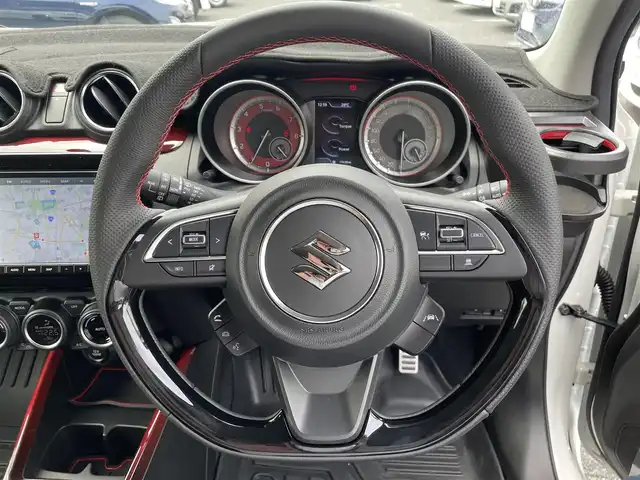 スズキ スイフト スポーツ 大阪府 2024(令6)年 0.2万km パール 社外ナビ/CD/DVD/Bluetooth/全方位モニター/ドライブレコーダー/ビルトインETC/LEDヘッドライト/フォグランプ/クルーズコントロール/ウインカーミラー/コーナーセンサー/ドアバイザー/フロアマット/保証書/取扱説明書/スペアキー１本