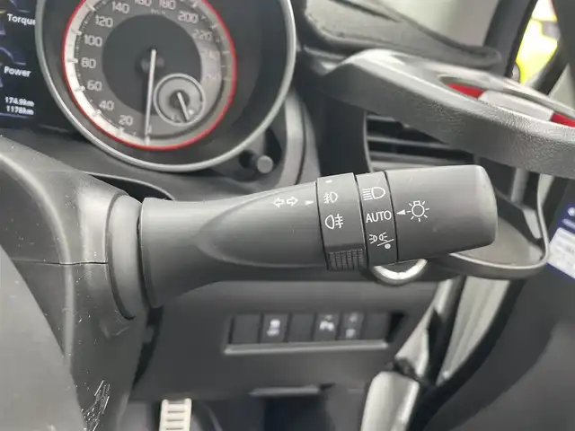 スズキ スイフト スポーツ 大阪府 2024(令6)年 0.2万km パール 社外ナビ/CD/DVD/Bluetooth/全方位モニター/ドライブレコーダー/ビルトインETC/LEDヘッドライト/フォグランプ/クルーズコントロール/ウインカーミラー/コーナーセンサー/ドアバイザー/フロアマット/保証書/取扱説明書/スペアキー１本