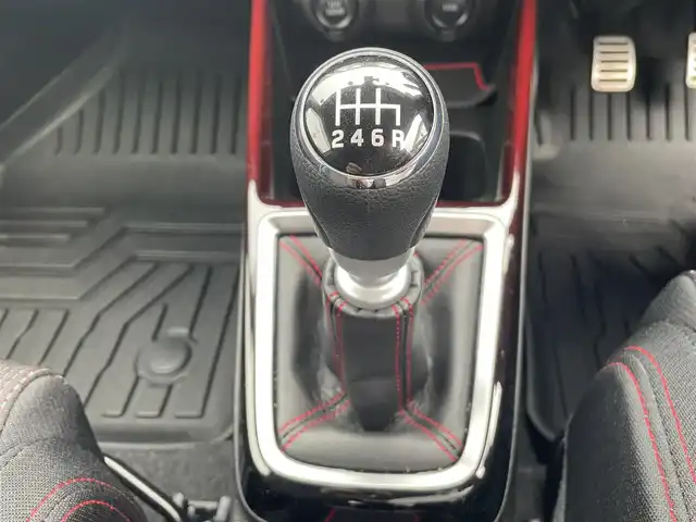スズキ スイフト スポーツ 大阪府 2024(令6)年 0.2万km パール 社外ナビ/CD/DVD/Bluetooth/全方位モニター/ドライブレコーダー/ビルトインETC/LEDヘッドライト/フォグランプ/クルーズコントロール/ウインカーミラー/コーナーセンサー/ドアバイザー/フロアマット/保証書/取扱説明書/スペアキー１本