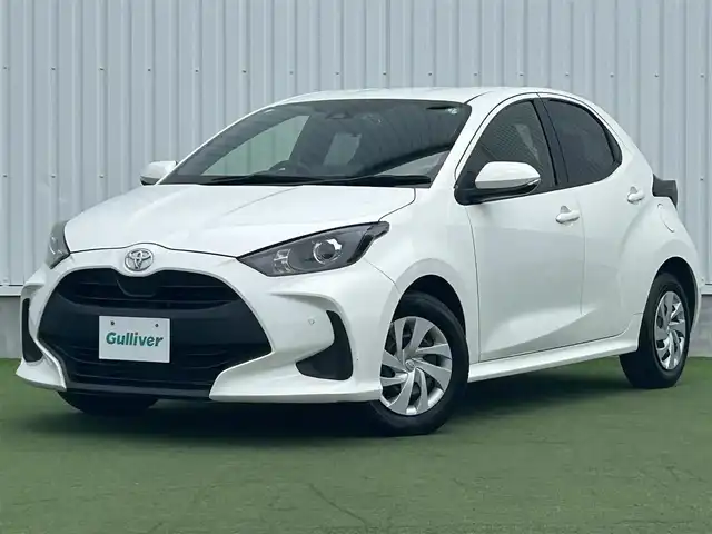 トヨタ ヤリス X 香川県 2022(令4)年 3.5万km スーパーホワイトⅡ 純正ディスプレイオーディオ/→AM/FM/Bluetooth/ドライブレコーダー/ETC/バックカメラ/衝突軽減ブレーキ/プッシュスタート/スマートキー/ステアリングスイッチ/オートハイビーム/純正フロアマット/電格ミラー