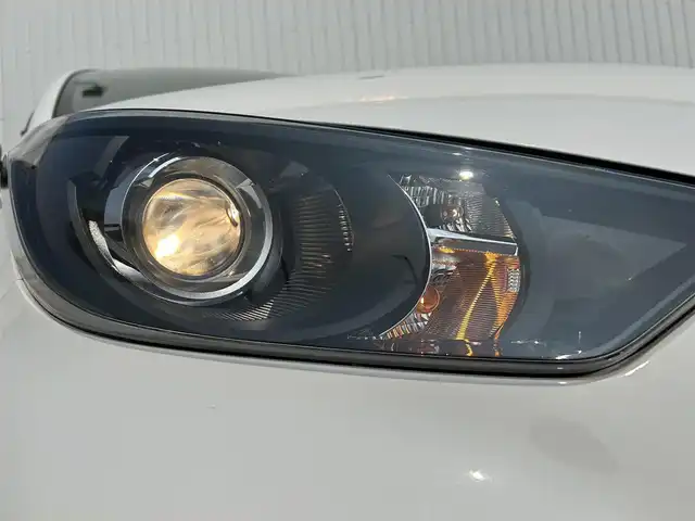 トヨタ ヤリス X 香川県 2022(令4)年 3.5万km スーパーホワイトⅡ 純正ディスプレイオーディオ/→AM/FM/Bluetooth/ドライブレコーダー/ETC/バックカメラ/衝突軽減ブレーキ/プッシュスタート/スマートキー/ステアリングスイッチ/オートハイビーム/純正フロアマット/電格ミラー