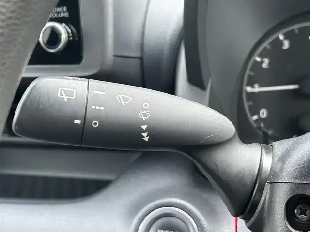 トヨタ ヤリス X 香川県 2022(令4)年 3.5万km スーパーホワイトⅡ 純正ディスプレイオーディオ/→AM/FM/Bluetooth/ドライブレコーダー/ETC/バックカメラ/衝突軽減ブレーキ/プッシュスタート/スマートキー/ステアリングスイッチ/オートハイビーム/純正フロアマット/電格ミラー