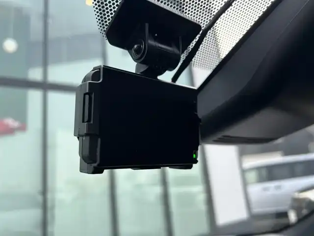 トヨタ ヤリス X 香川県 2022(令4)年 3.5万km スーパーホワイトⅡ 純正ディスプレイオーディオ/→AM/FM/Bluetooth/ドライブレコーダー/ETC/バックカメラ/衝突軽減ブレーキ/プッシュスタート/スマートキー/ステアリングスイッチ/オートハイビーム/純正フロアマット/電格ミラー