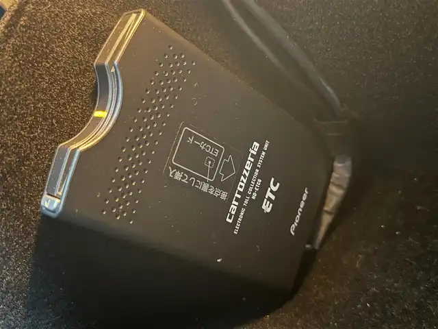 フォルクスワーゲン ゴルフ GTi 千葉県 2011(平23)年 8.3万km ディープブラックパールエフェクト 社外メモリナビ（AM/FM/CD/DVD/Bluetooth）/フルセグTV/クルーズコントロール/パドルシフト/デジタルインナーミラー/バックカメラ/ETC/純正アルミホイール/ブレーキキャリパー/純正フロアマット/フォグランプ/バックフォグランプ/HIDヘッドライト/オートライト/オートエアコン/取扱説明書/保証書