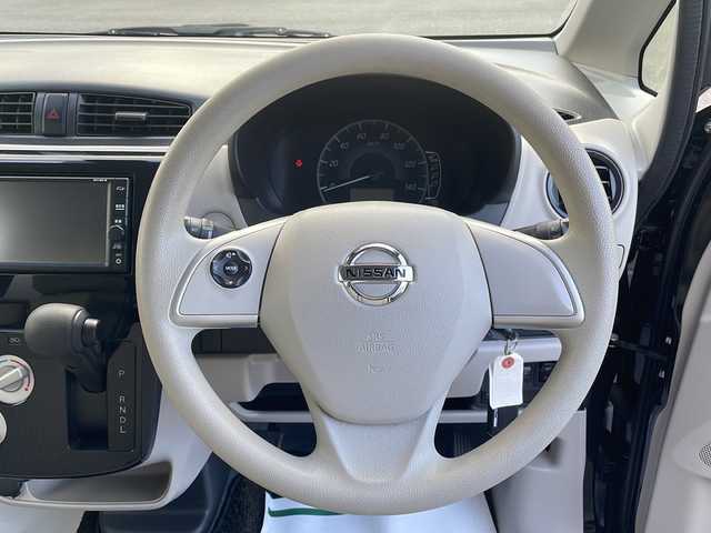 日産 デイズ S 岩手県 2018(平30)年 6.4万km ブラック 4WD/純正ナビ CD/SD/ラジオ/Bluetooth/フルセグテレビ /エマージェンシーブレーキ/横滑り防止機能/D席シートヒーター/社外14inアルミホイール/アイドリングストップ/ステアリングスイッチ/電動格納ミラー/ドアバイザー