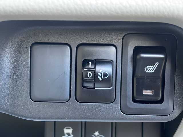 日産 デイズ S 岩手県 2018(平30)年 6.4万km ブラック 4WD/純正ナビ CD/SD/ラジオ/Bluetooth/フルセグテレビ /エマージェンシーブレーキ/横滑り防止機能/D席シートヒーター/社外14inアルミホイール/アイドリングストップ/ステアリングスイッチ/電動格納ミラー/ドアバイザー