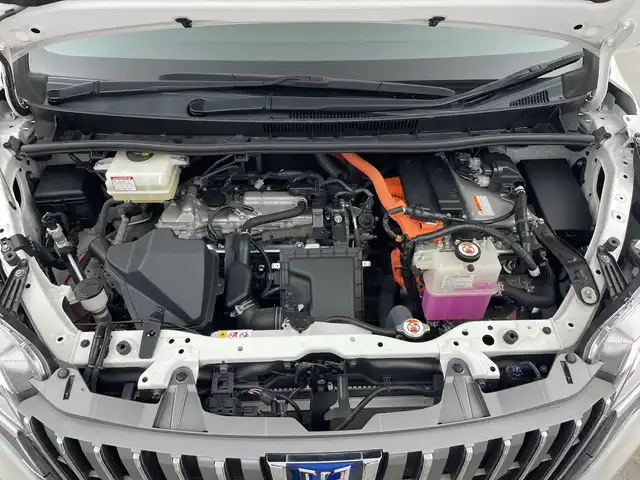 トヨタ エスクァイア ハイブリッド Gi 三重県 2020(令2)年 5.4万km ホワイトパールクリスタルシャイン 純正ナビ/・フルセグ/AM/FM/CD/DVD/HDMI/Bluetooth/前席シートヒーター/レーダークルーズコントロール/両側パワースライドドア/バックモニター/純正フリップダウンモニター/前後ドライブレコーダー/トヨタセーフティセンス/オートライト/オートハイビーム/ビルトインETC/サンシェード/LEDヘッドライト/エンジンスターター/純正16インチAW