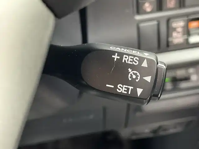 トヨタ エスクァイア ハイブリッド Gi 三重県 2020(令2)年 5.4万km ホワイトパールクリスタルシャイン 純正ナビ/・フルセグ/AM/FM/CD/DVD/HDMI/Bluetooth/前席シートヒーター/レーダークルーズコントロール/両側パワースライドドア/バックモニター/純正フリップダウンモニター/前後ドライブレコーダー/トヨタセーフティセンス/オートライト/オートハイビーム/ビルトインETC/サンシェード/LEDヘッドライト/エンジンスターター/純正16インチAW