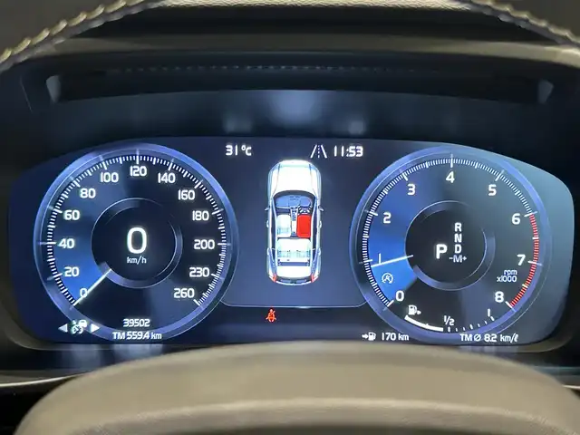 ボルボ ＸＣ４０ T4 AWD Rデザイン 福岡県 2018(平30)年 3.9万km パール ＡＣＣ　/ＢＳＭ　/レーンキープ　/ハーフレザー　/シートヒーター　/パワーシート　/ナビ　/３６０°カメラ　/フルセグ　/パワーバックドア　/スマートキー　/前後ソナー　/パドルシフト　/ＬＥＤライト　/純正１８インチＡＷ