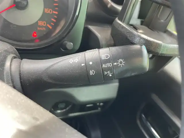 スズキ ジムニー シエラ JC 福岡県 2023(令5)年 3.9万km ピュアホワイトP ワンオーナー/Panasonicナビ/（BT/フルセグ/AM/FM/DISC/SD/SDREC/iPod)/Bカメラ/クルーズコントロール/LEDヘッドライト/オートライト/DN席シートヒーター/シートカバー/純正15インチAW/アイドリングストップ/ルーフキャリア/スペアタイヤ/横滑り防止装置/レーンキープアシスト/盗難防止装置/衝突被害軽減ブレーキ/ドライブレコーダー/スマートキー/ETC/保証書/取扱説明書