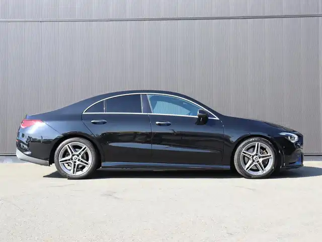 メルセデス・ベンツ ＣＬＡ２００ｄ AMGライン 静岡県 2019(令1)年 4.5万km コスモスブラック パノラミックスライディングルーフ/レーダーセーフティーパッケージ/・BSM/・LKA/・衝突被害軽減ブレーキ/AMGレザーエクスクルーシブパッケージ/・黒灰革シート/・アルミニウムインテリアトリム/アドバンスドパッケージ/・360°カメラ/・HUD/・アドバンスドサウンドシステム/AMGライン/・アンビエントライト/・LEDヘッドライト/純正ナビ/フルセグTV/純正18インチAW/ETC2.0/シートヒーター/シートメモリー/パワーシート/クルーズコントロール
