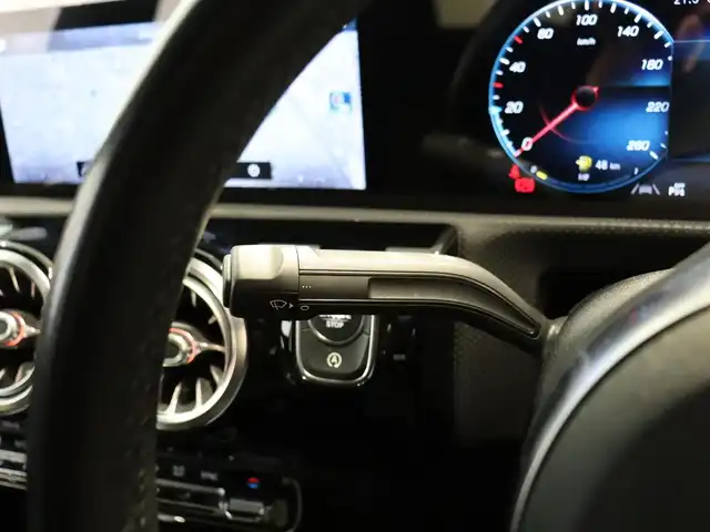 メルセデス・ベンツ ＣＬＡ２００ｄ AMGライン 静岡県 2019(令1)年 4.5万km コスモスブラック パノラミックスライディングルーフ/レーダーセーフティーパッケージ/・BSM/・LKA/・衝突被害軽減ブレーキ/AMGレザーエクスクルーシブパッケージ/・黒灰革シート/・アルミニウムインテリアトリム/アドバンスドパッケージ/・360°カメラ/・HUD/・アドバンスドサウンドシステム/AMGライン/・アンビエントライト/・LEDヘッドライト/純正ナビ/フルセグTV/純正18インチAW/ETC2.0/シートヒーター/シートメモリー/パワーシート/クルーズコントロール